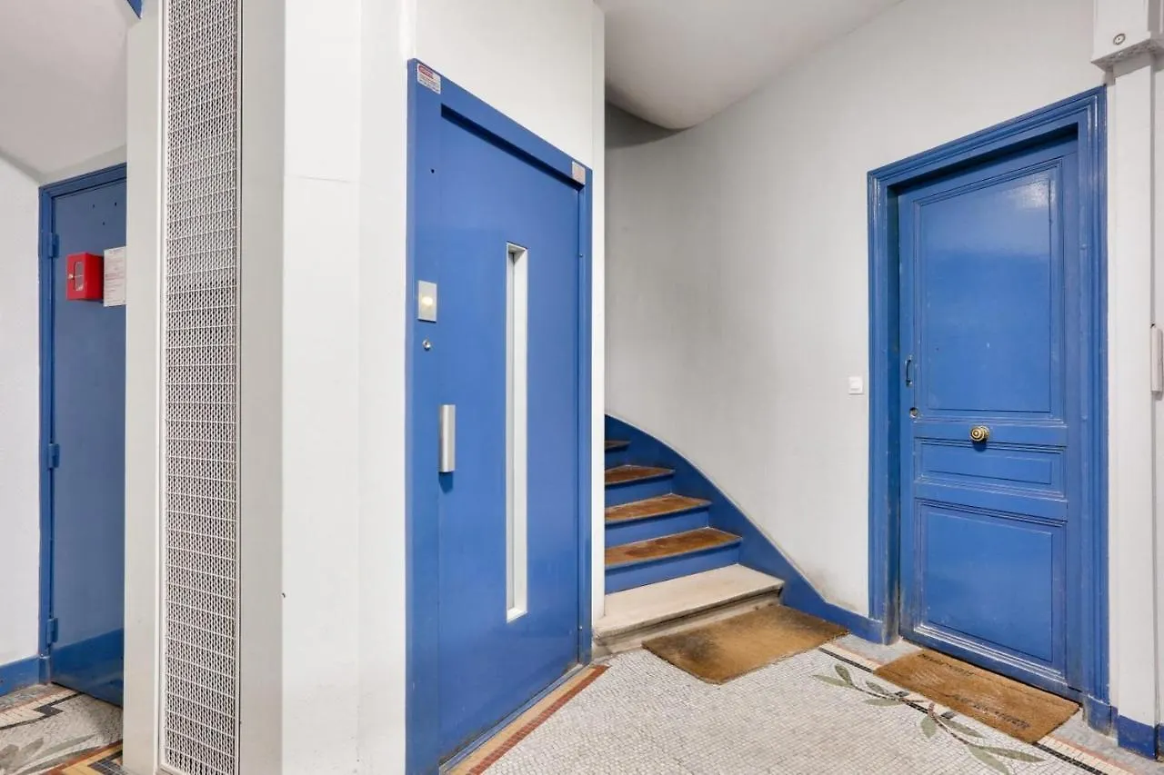 Nice Apartment For 4 People - Paris 17 0*,  Frankrijk
